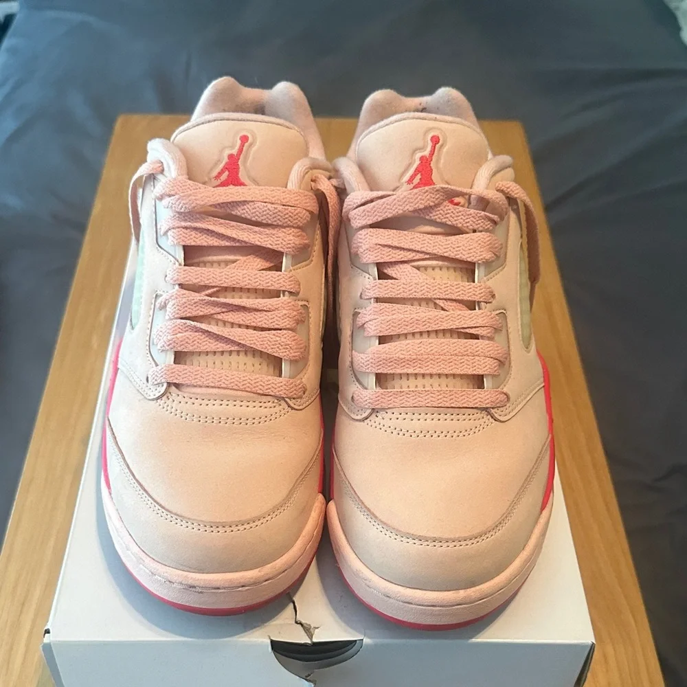 Jordan Arctic Orange and Pink Sneakers Men’s 9.5, Women’s 11.5 - Picture 1 of 5